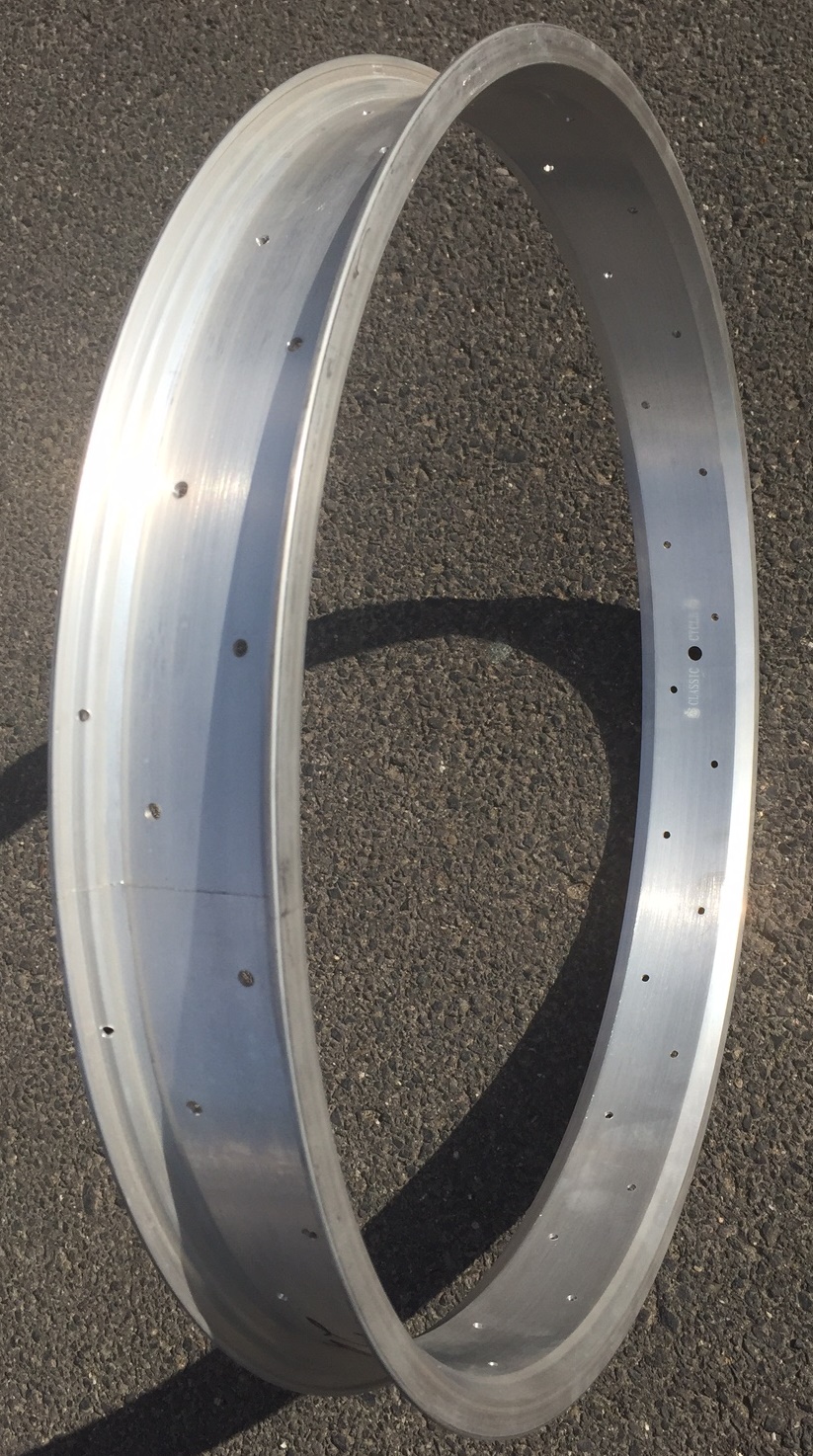 Cerchione in alluminio da 24 pollici 67 mm grezzo/non laccato