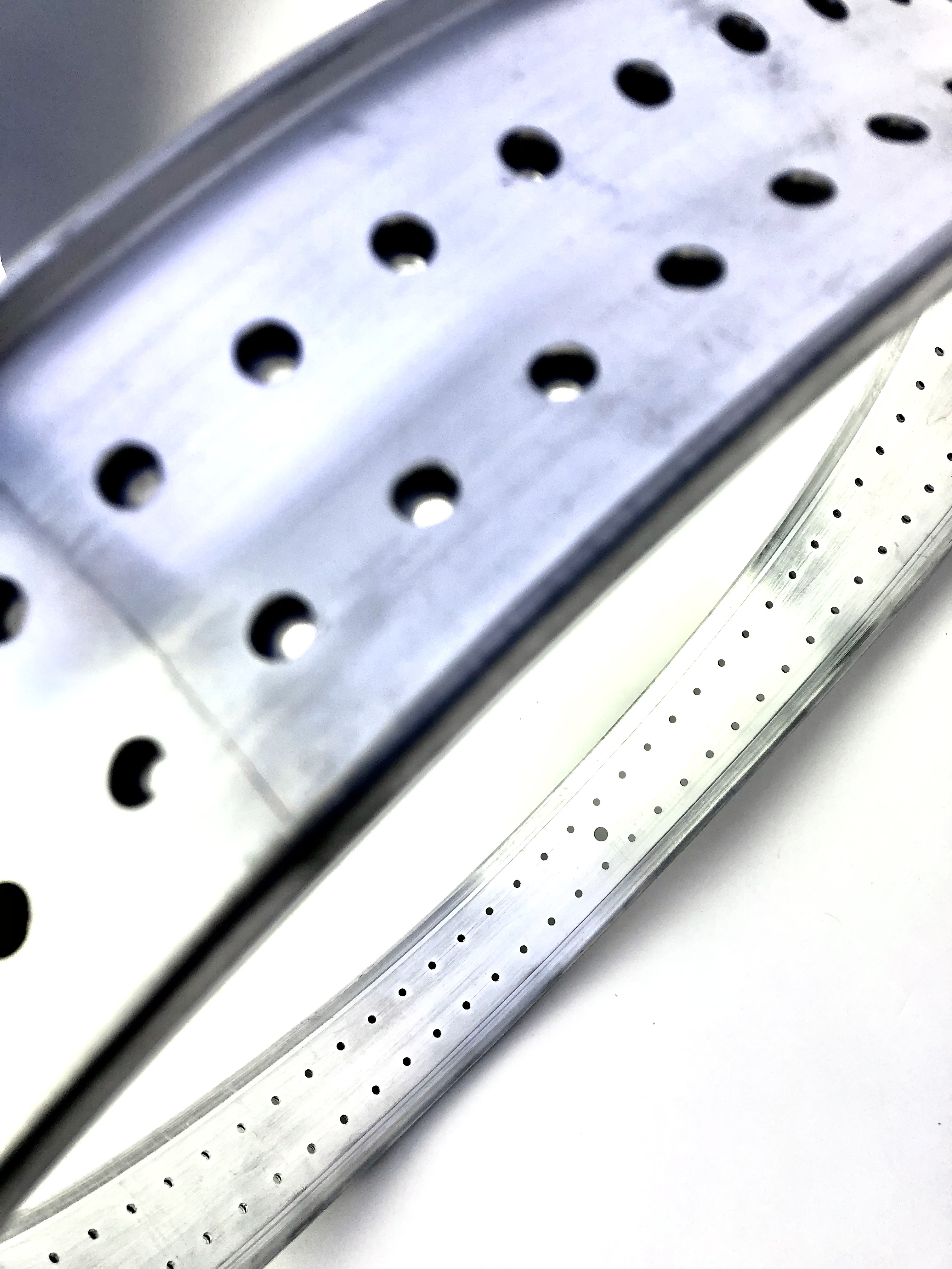 Cerchione in alluminio da 26 pollici 82 mm, 144 fori, grezzo / non laccato
