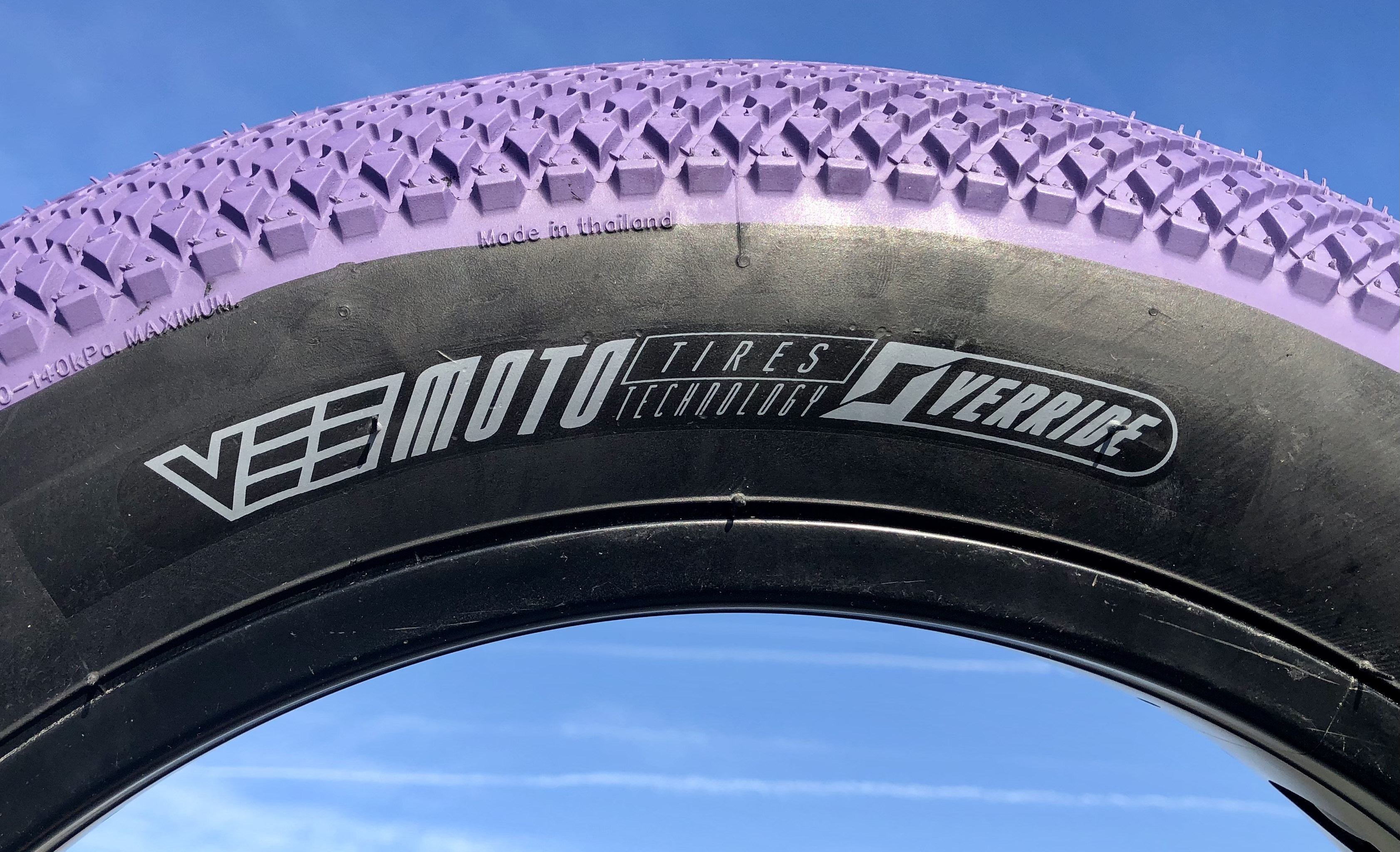 Bicycle_tire_speedster_20x4_Fatbike_limited_edition_lila_2