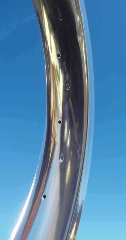 Cerchione in alluminio 24 pollici 64 mm lucido brillante