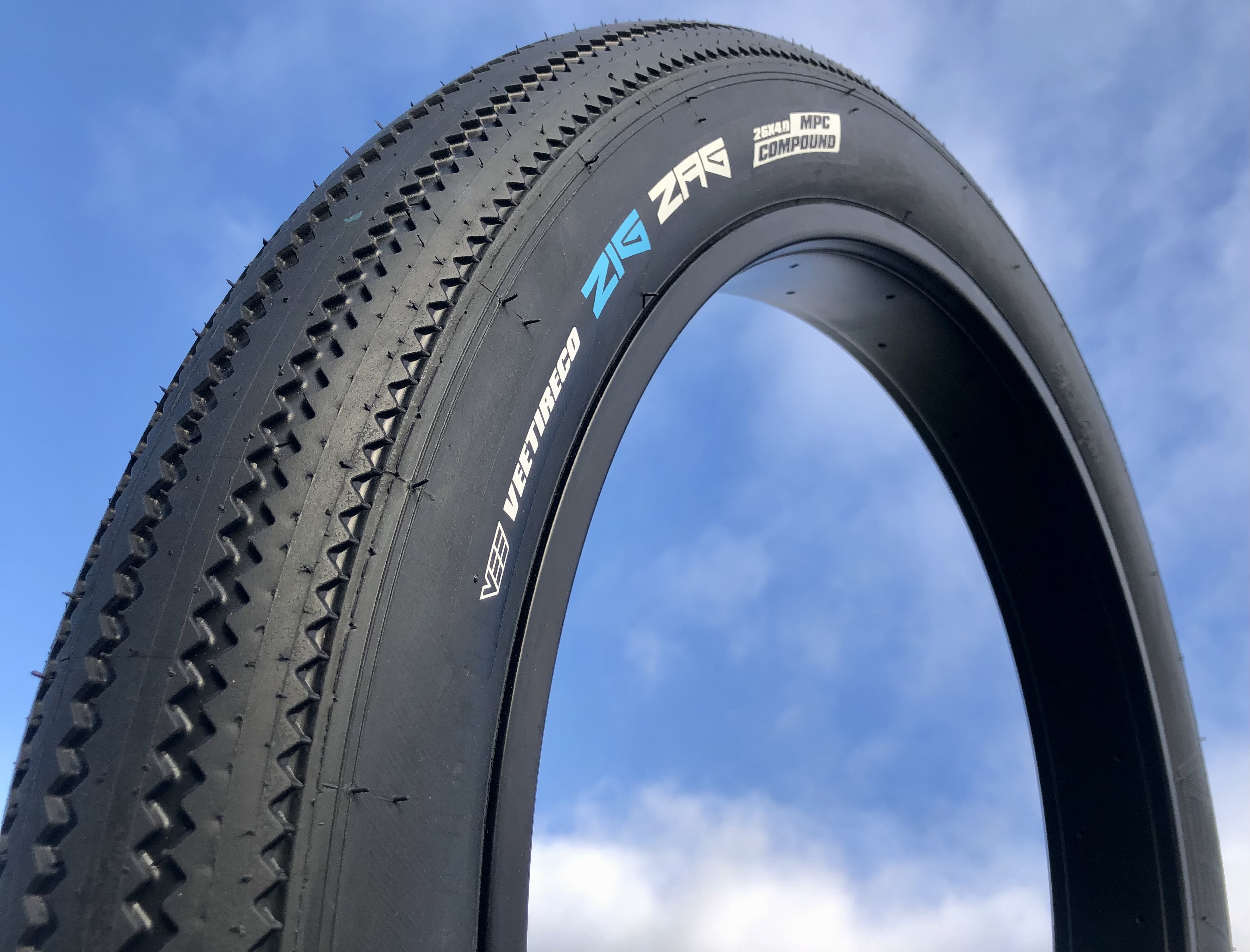 Fatbike_bicycle-tire_E-Zig-Zag_26x4_customize_black_a