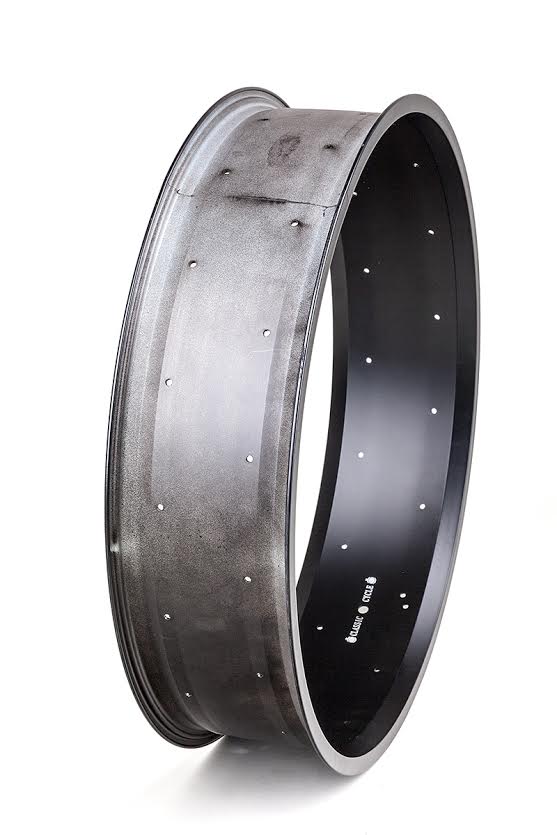 Cerchione in alluminio da 24 pollici 132 mm nero opaco