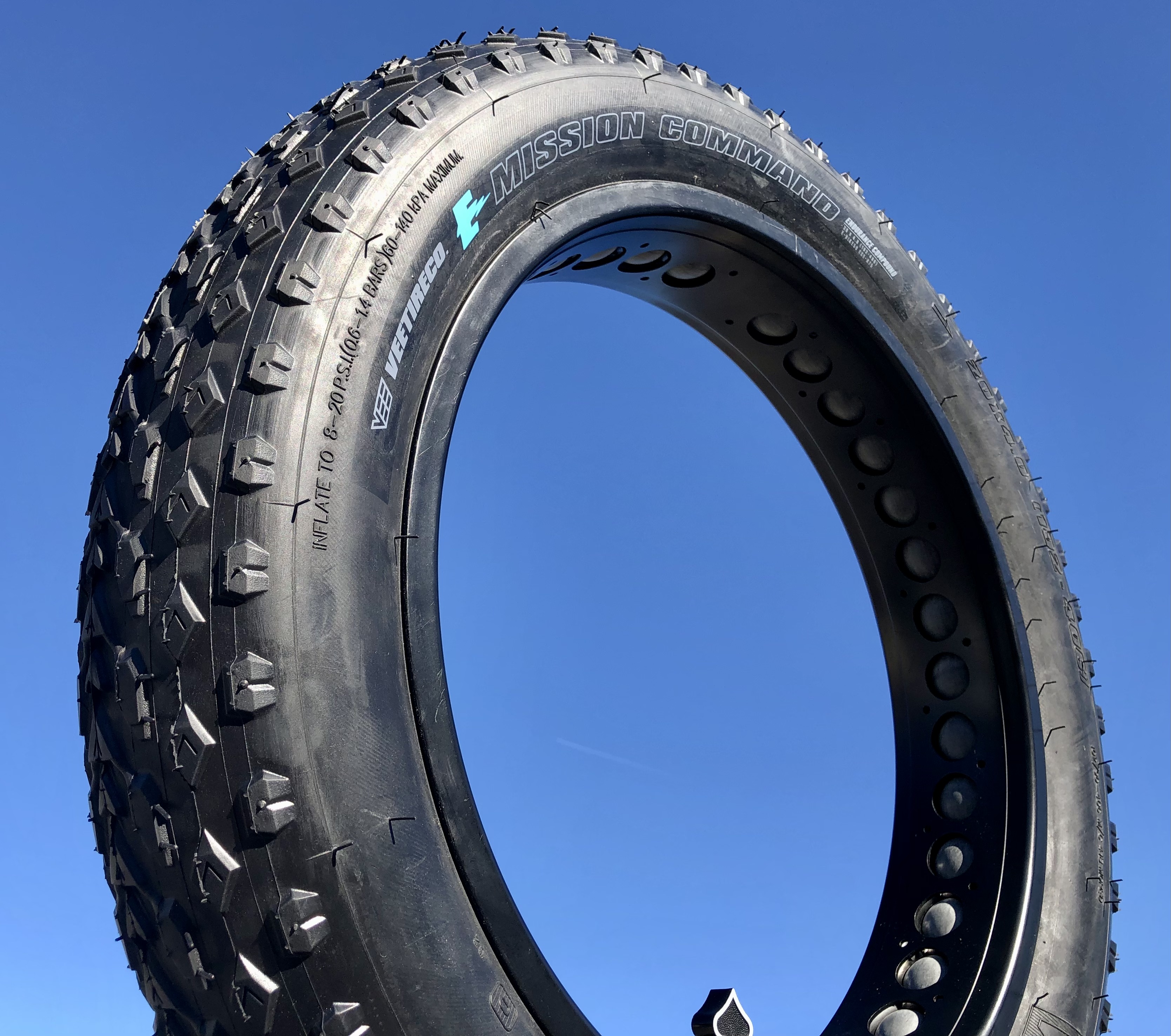 204_Fatbike_bicycle-tire_E_Mission_Command_20x4_customize_black_cNbyllhz7cfXIP