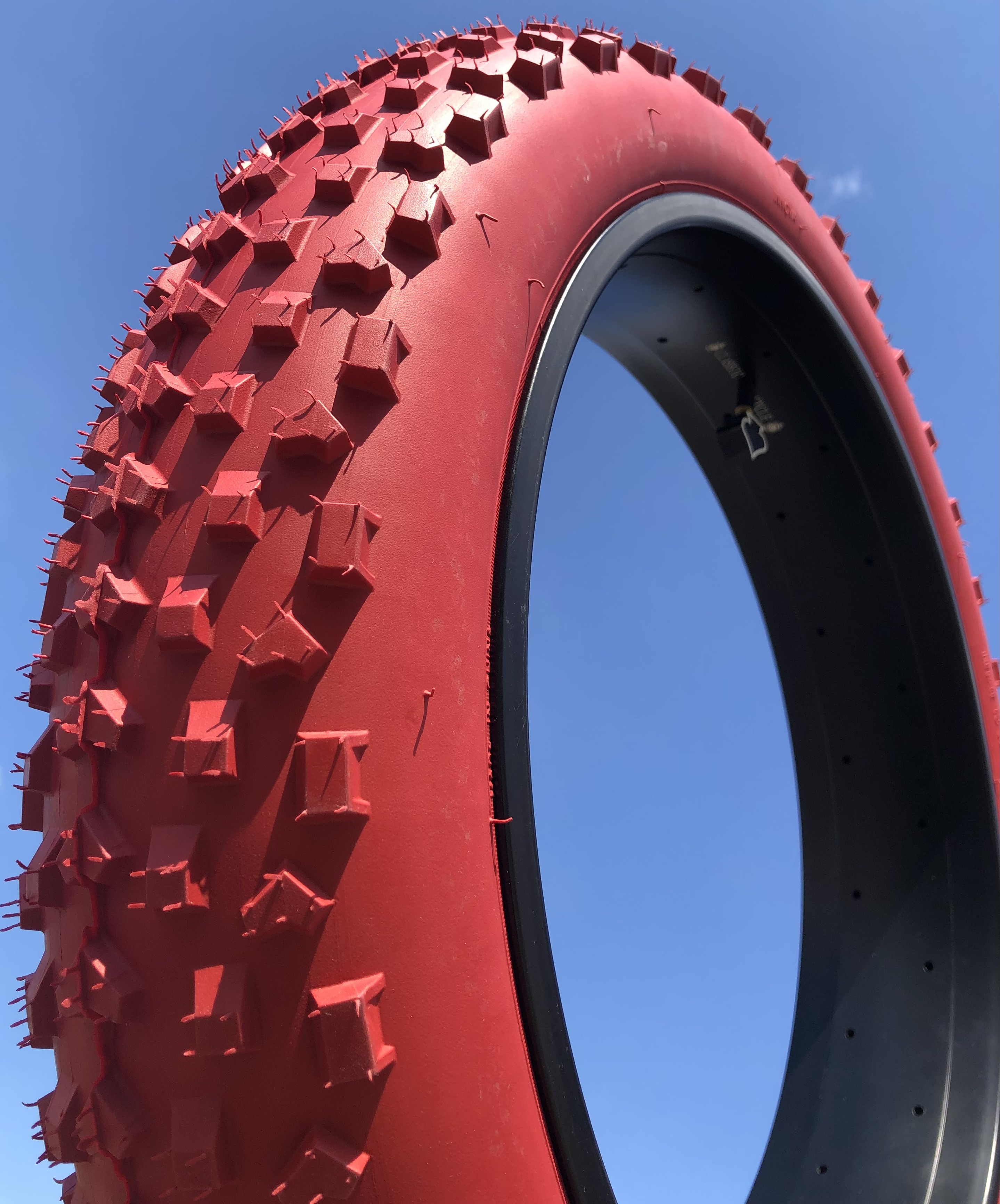 Fatbike_20x4-0_tire_red_Rocker_8