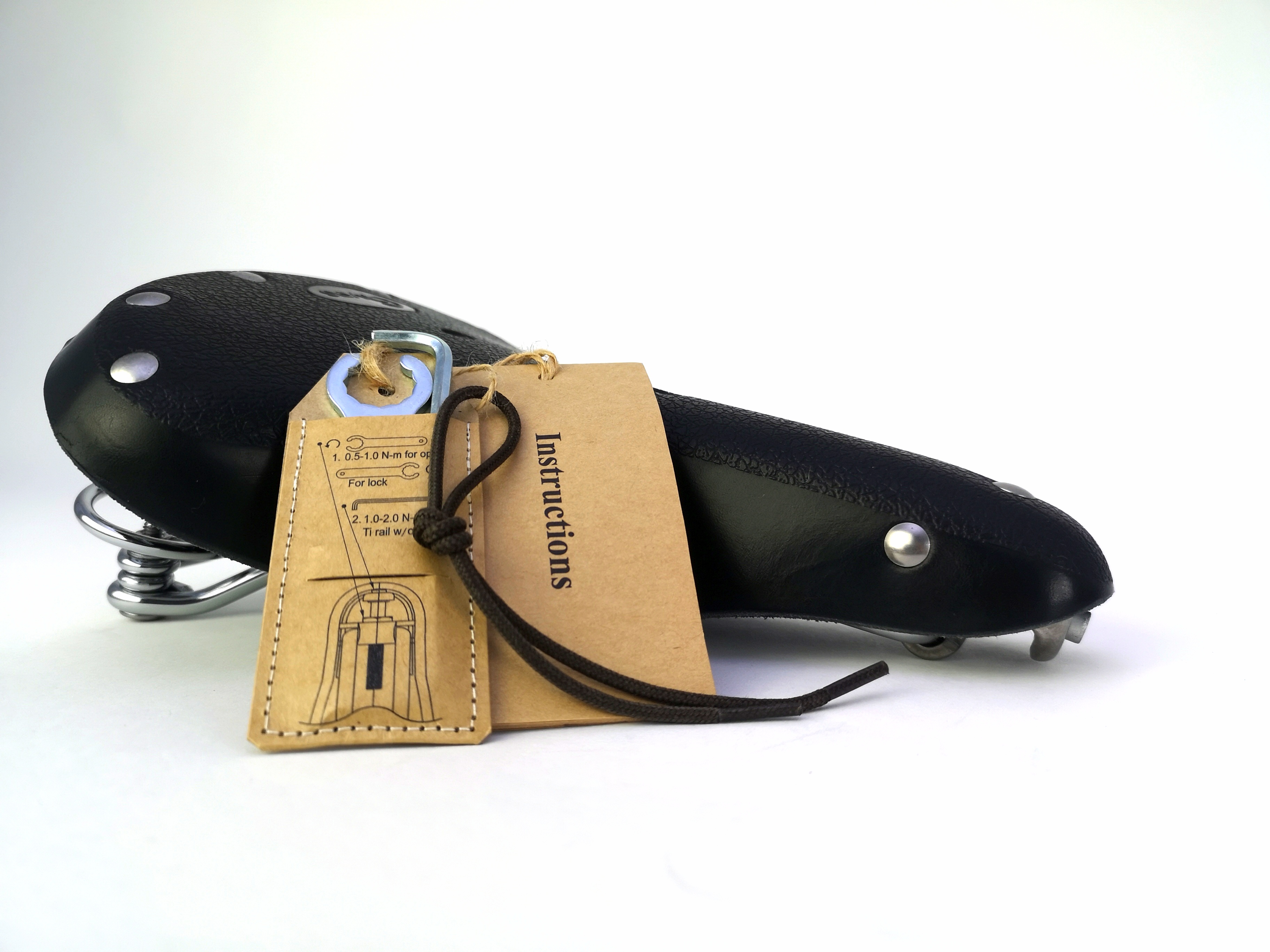 Saddle_bicyle_black_leather_dfX4NYqRlg1uPt