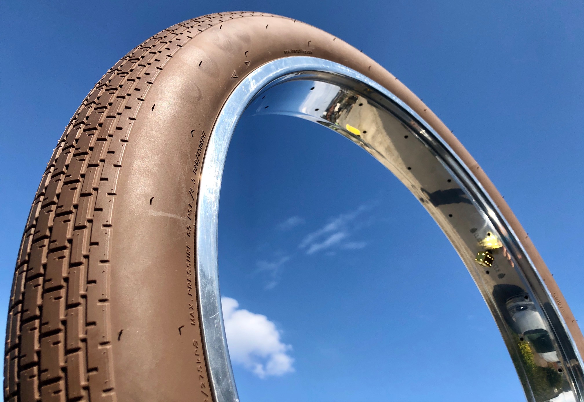 super-brick-Cruiser-Reifen-26x3-0-braun3