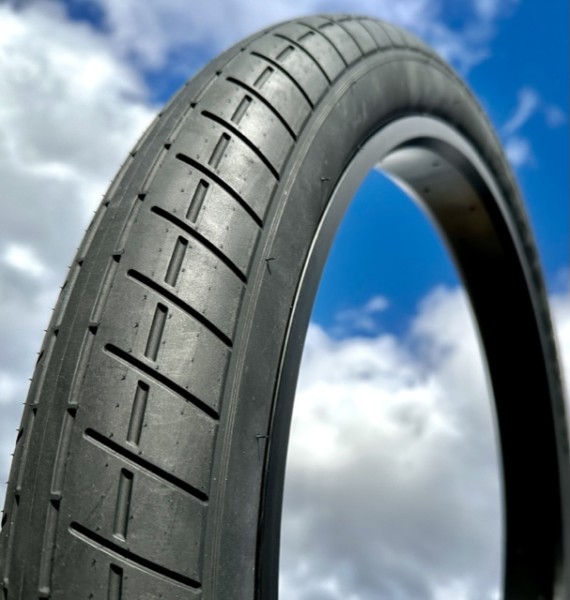 Copertoni Bici 20 X 1.95 ALTALINE | Semi-Slick Nero/Rosso (2 Pezzi) | Gomme Ad Alta Pressione Per BMX E Biciclette